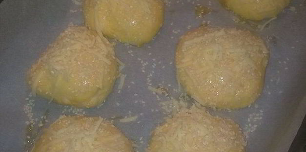 сырные булочки с кунжутом
