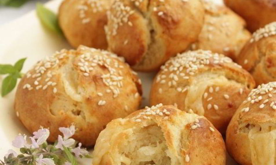 Рецепт турецкие сырные булочки с кунжутом