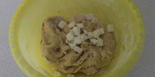 турецкие сырные булочки с кунжутом