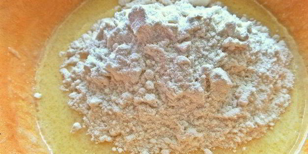 ватрушки с голубикой и яблоком