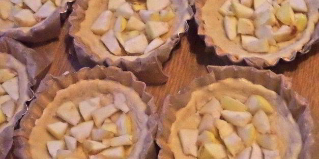 ватрушки с голубикой и яблоком