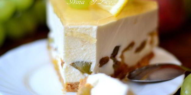 чизкейк с белым вином и виноградом