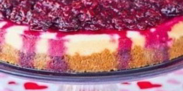 чизкейк с ежевикой, малиной и гранатом