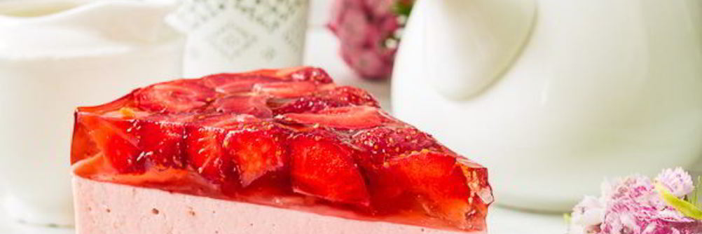 Холодный клубничный чизкейк