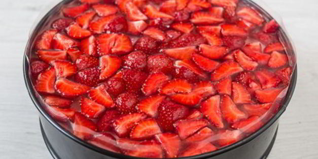 холодный клубничный чизкейк