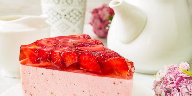 холодный клубничный чизкейк