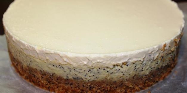 маковый чизкейк под лимонно-сметанным топпингом