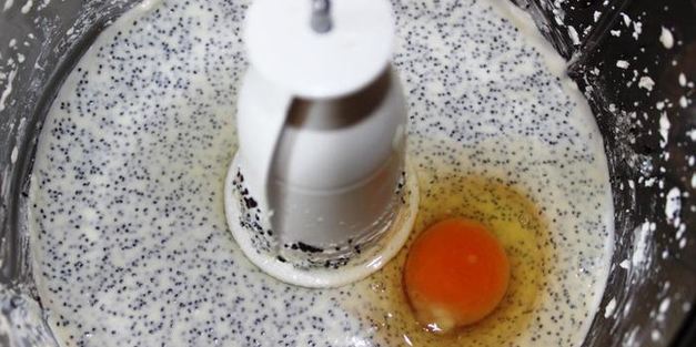 маковый чизкейк под лимонно-сметанным топпингом