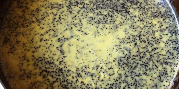 маковый чизкейк под лимонно-сметанным топпингом