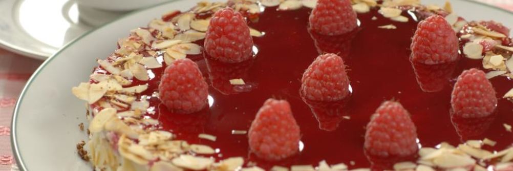 Миндальный чизкейк с малиной