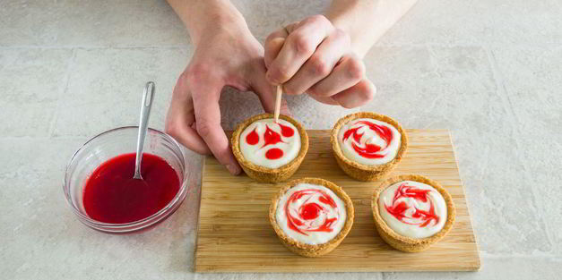 мини-чизкейки с малиной