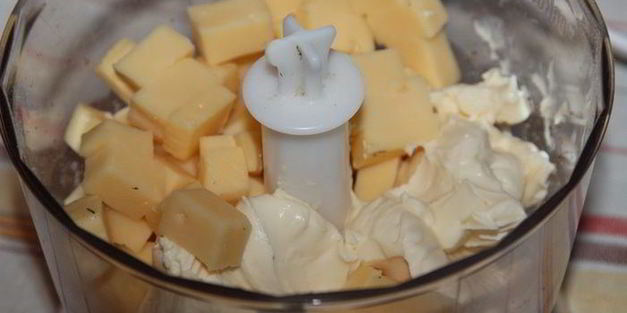 печеночный чизкейк с орехами и грибами