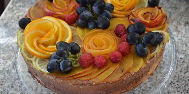 шоколадный чизкейк с фруктами