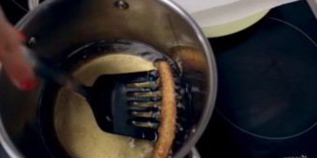 чурросы с шоколадно-кофейным соусом