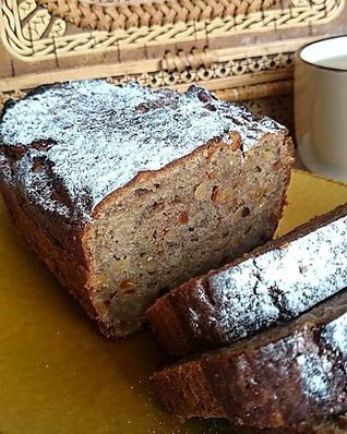 Банановый кекс с кедровыми орешками и цедрой лимона