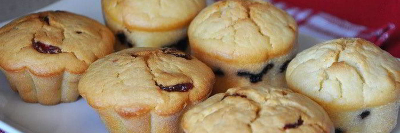 Йогуртовые кексы с вишней и шоколадом