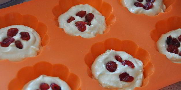 йогуртовые кексы с вишней и шоколадом