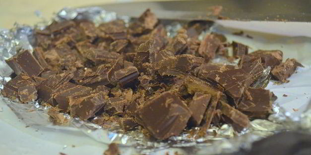 кабачковый кекс-кольцо с шоколадом и орешками