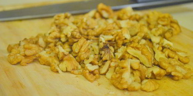 кабачковый кекс-кольцо с шоколадом и орешками