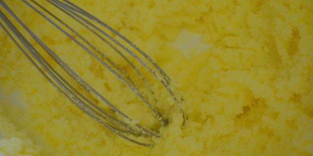 кабачковый кекс-кольцо с шоколадом и орешками