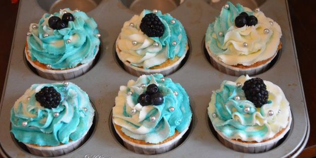 капкейки с черничным джемом