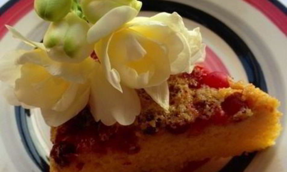 Рецепт кекс на сыворотке из кукурузной крупы с клюквой и апельсиновой цедрой