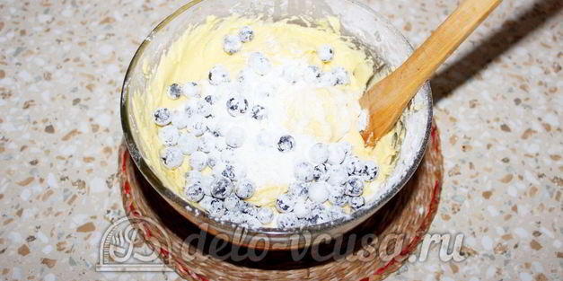 кекс с черной смородиной