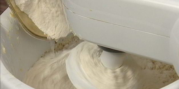 кекс с кедровыми орешками