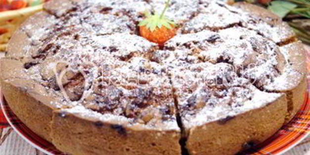 кекс с клубничным вареньем