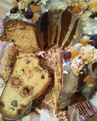 Кекс с курагой и фундуком Джотто