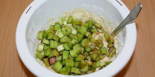 кекс с маком и ревенем