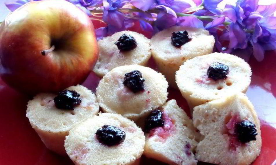 Рецепт кексы с яблоками за 3 минуты