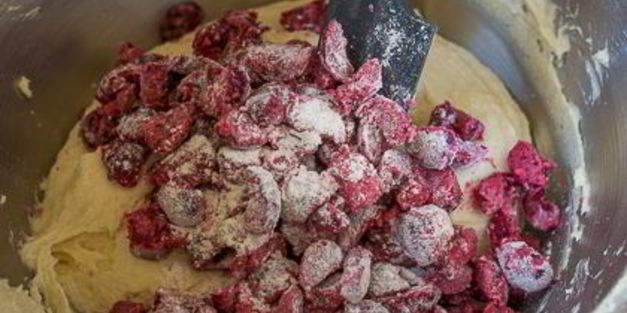 манный кекс с вишней