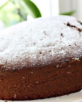 Орехово-шоколадный кекс с корицей и гвоздикой