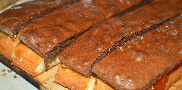 шахматный бисквитный кекс