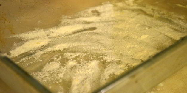 шахматный бисквитный кекс