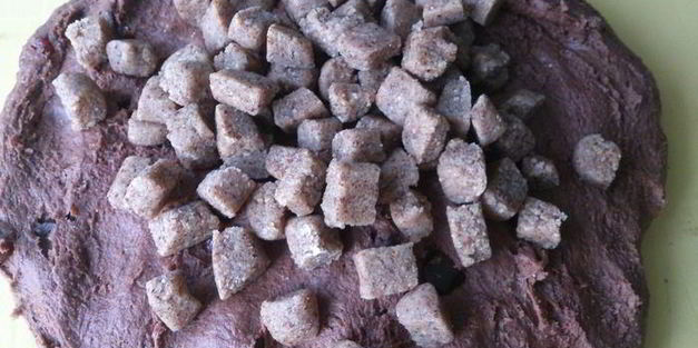 шоколадно-творожный штоллен с марципаном