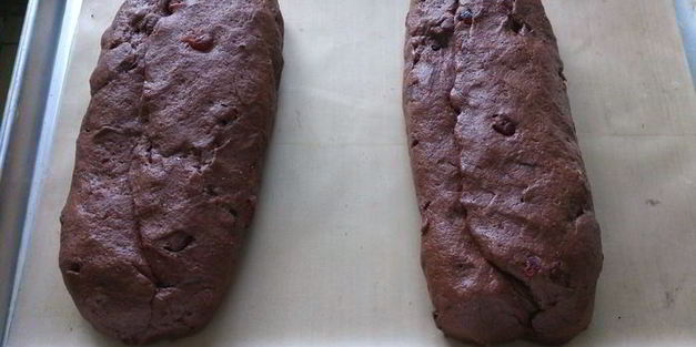 шоколадно-творожный штоллен с марципаном