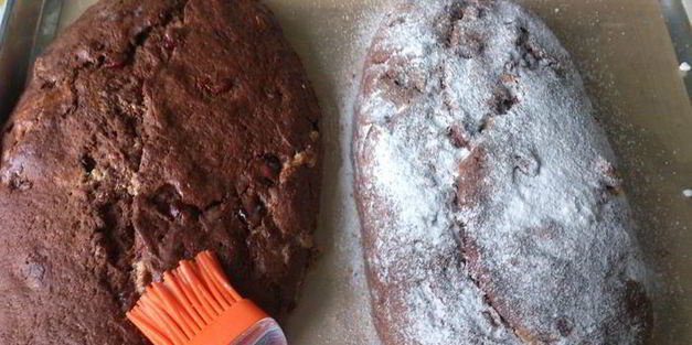 шоколадно-творожный штоллен с марципаном