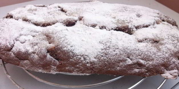 шоколадно-творожный штоллен с марципаном