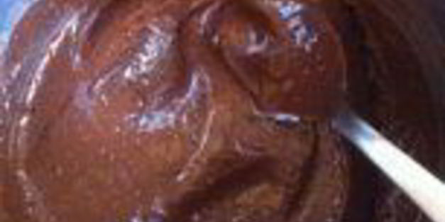 шоколадный кекс с черной смородиной