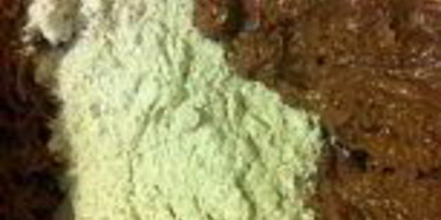 шоколадный кекс с черной смородиной