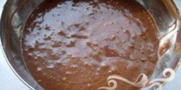 шоколадный кекс с малиновым соусом