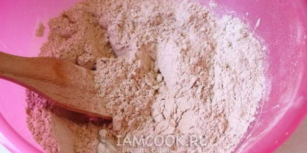 шоколадные кексы в бумажных формочках