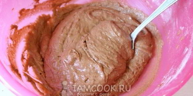 шоколадные кексы в бумажных формочках