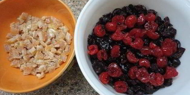 штоллен с марципановой начинкой