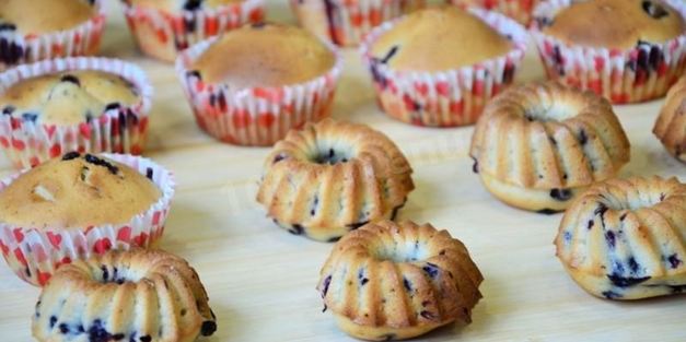сметанные кексы с черникой