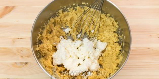 творожный кекс с орехами и изюмом