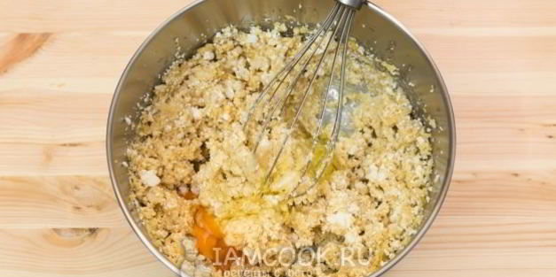 творожный кекс с орехами и изюмом