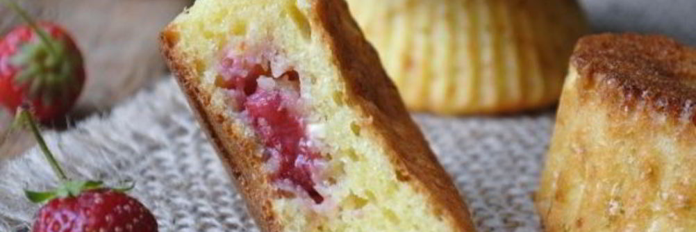 Творожные кексы с клубникой